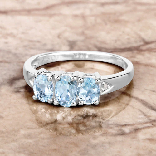 0.95 Carat Genuine Aquamarine and White Diamond .925 Sterling Silver Ring - Image 8