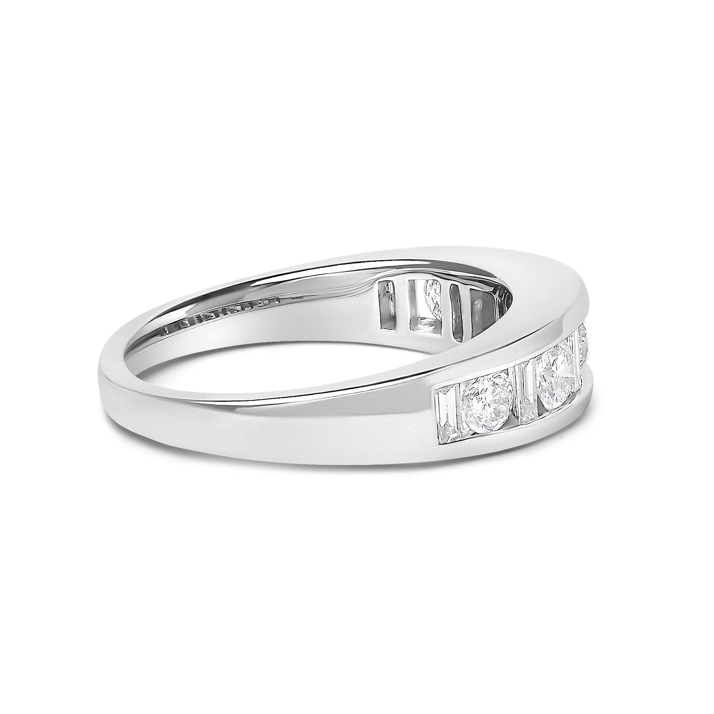 14K White Gold Alternating 1.0 Cttw Round and Baguette Diamond Channel Band Ring - Image 2