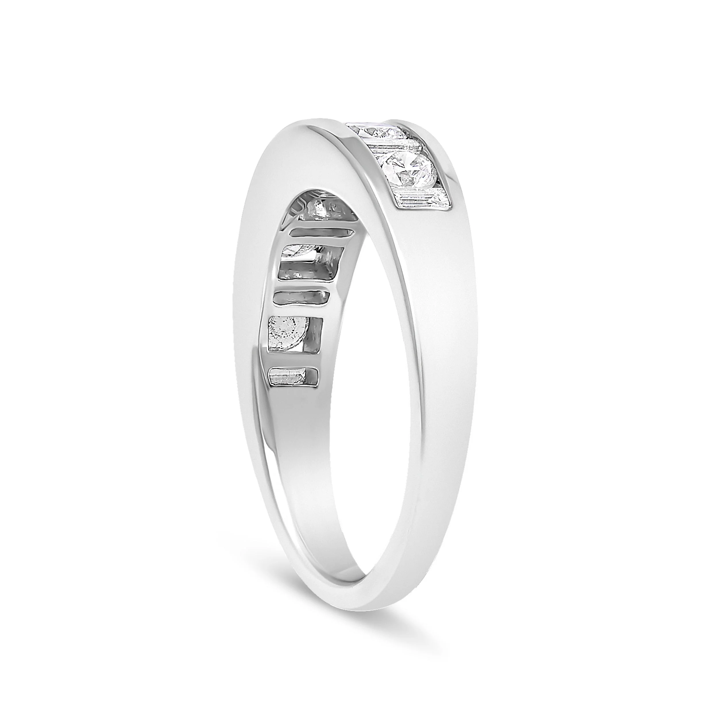 14K White Gold Alternating 1.0 Cttw Round and Baguette Diamond Channel Band Ring - Image 4