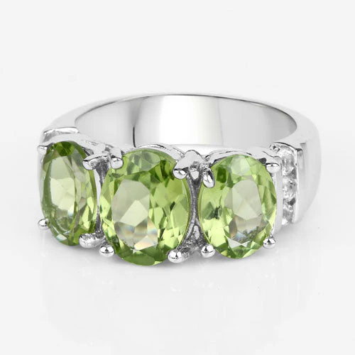 4.14 Carat Genuine Peridot and White Topaz .925 Sterling Silver Ring - Image 8