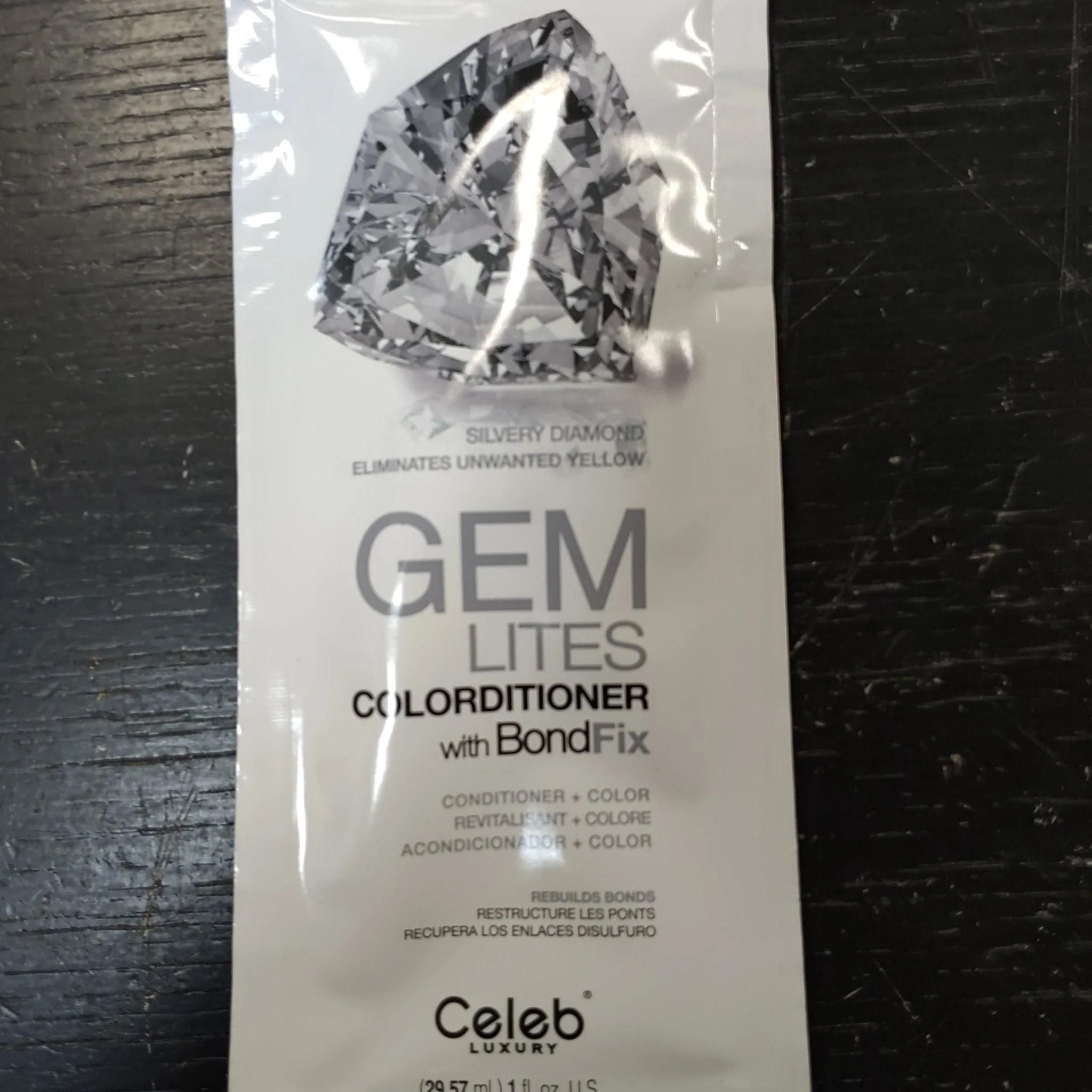 CELEB Luxury Gem Lites Silvery Diamond Colorditioner 1oz ( Packets )