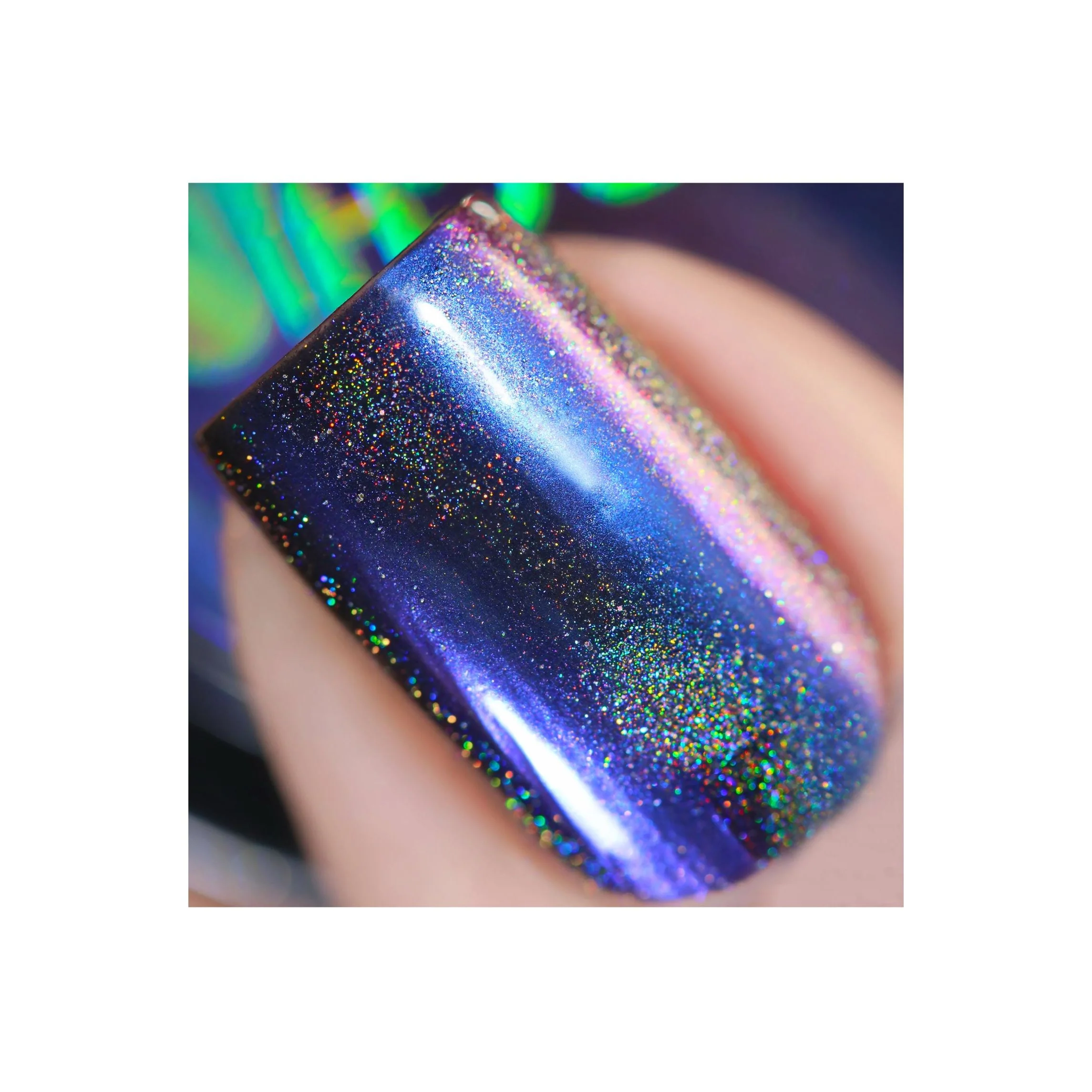Chameleon Holographic Nail Powder: Royalty Suits Me