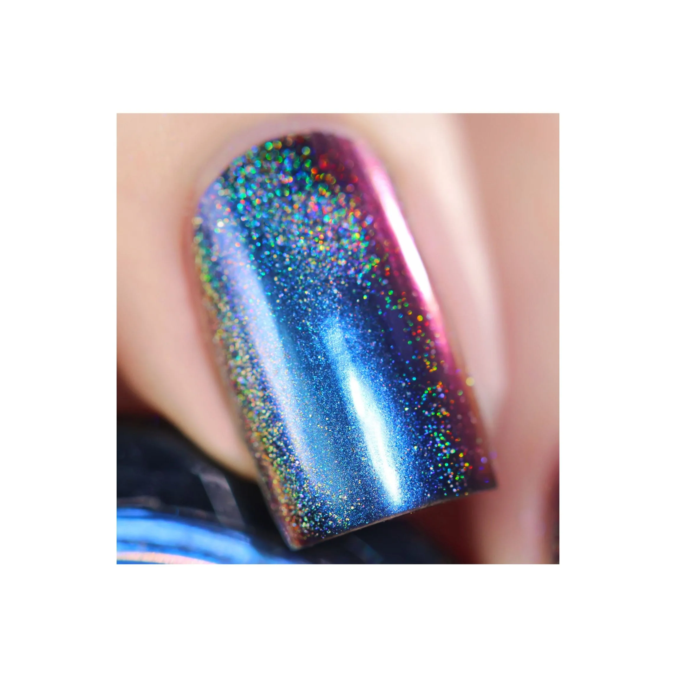 Chameleon Holographic Nail Powder: Royalty Suits Me - Image 4