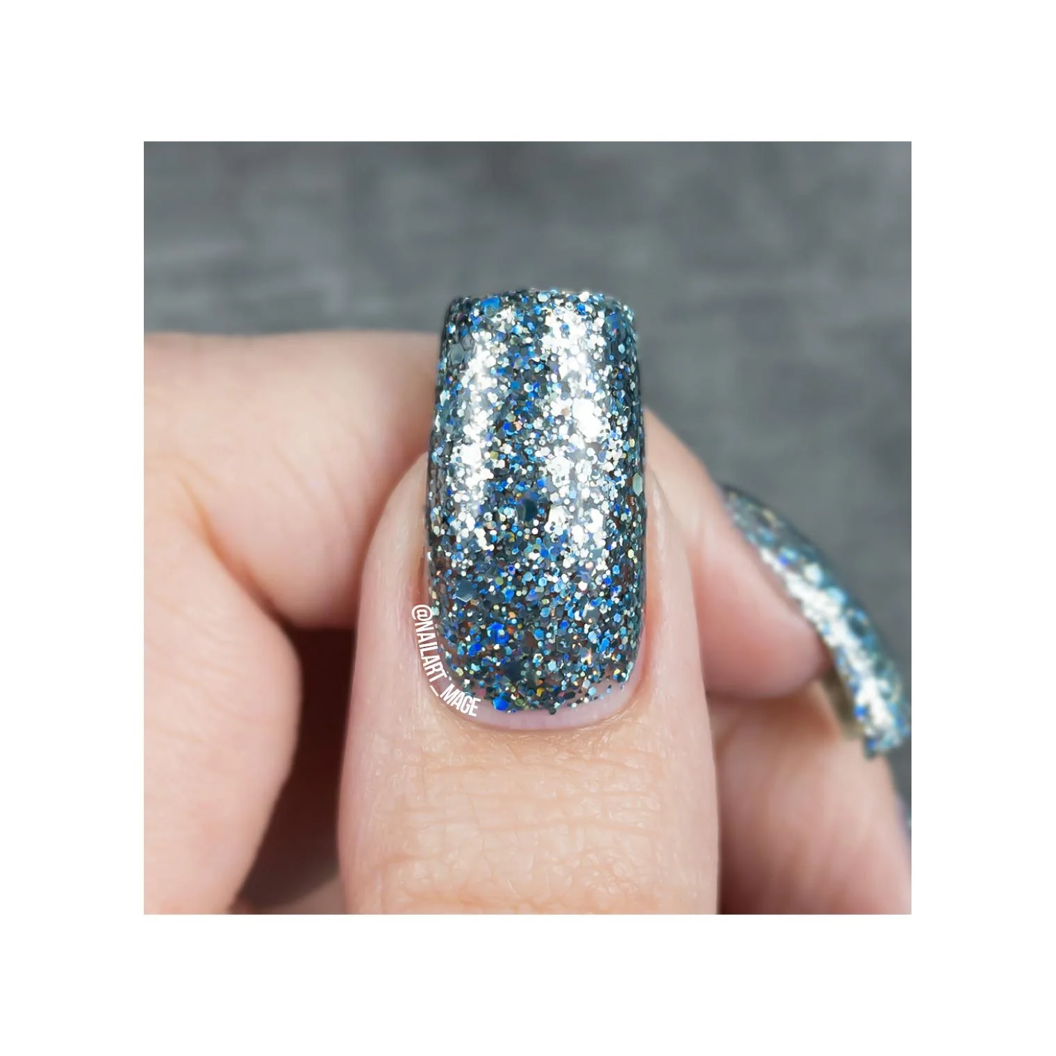 Deck The Halls In Holo - Holographic Polish - Image 10