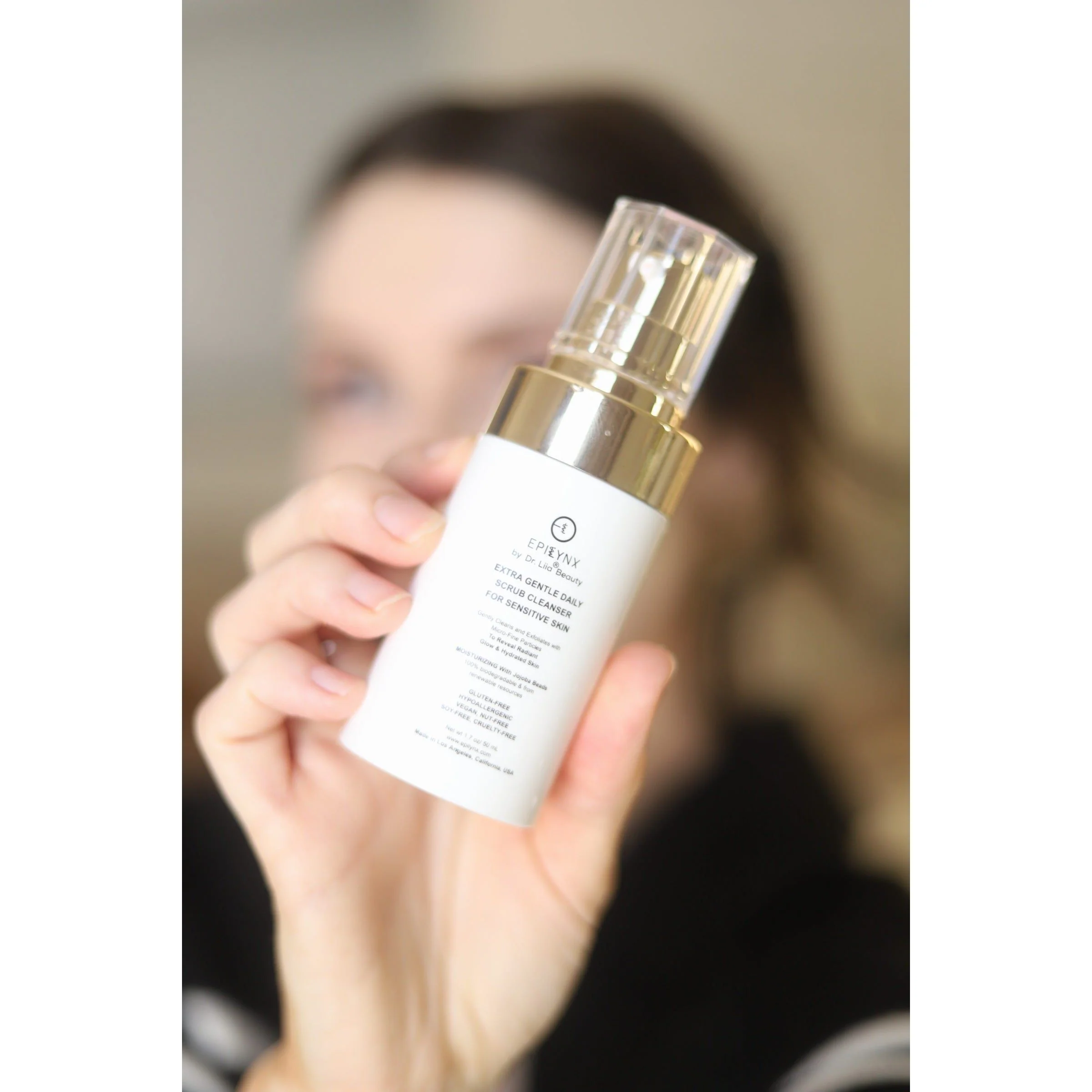 Gentle Exfoliating Face Scrub – Hyaluronic Acid, Aloe Vera & Biodegradable Jojoba Beads - Image 3
