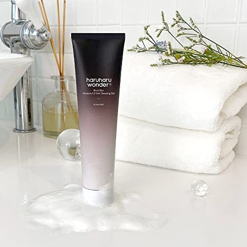 Haruharu Wonder Black Rice Moisture 5.5 Soft Cleansing Gel - Image 3