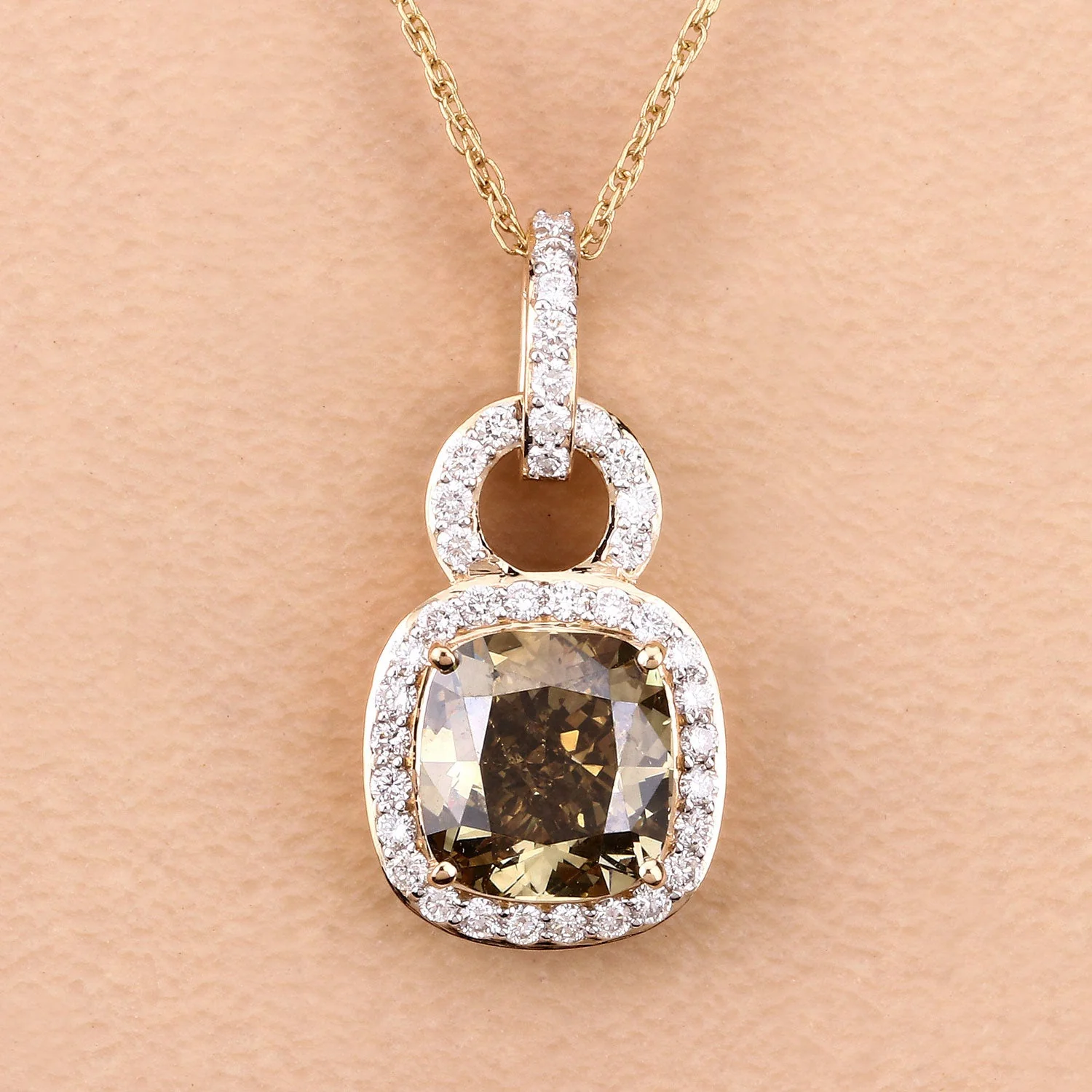 IGI Certified 2.50 Carat Genuine Brown Diamond Center and 0.31cttw White Diamond 18K Yellow Gold Pendant (2.81cttw) - Image 3