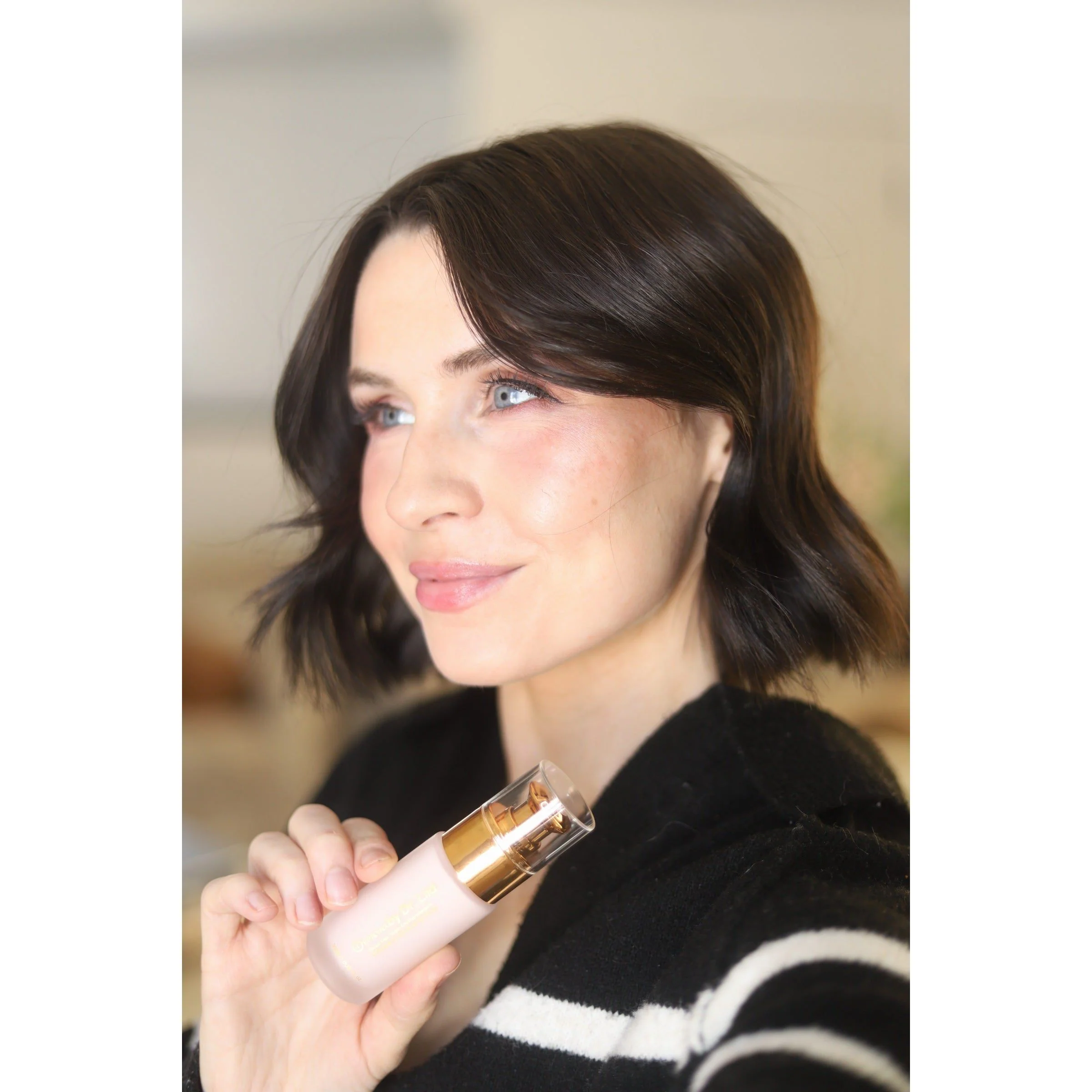 Moisturizing and Smoothing Face Primer - Image 7