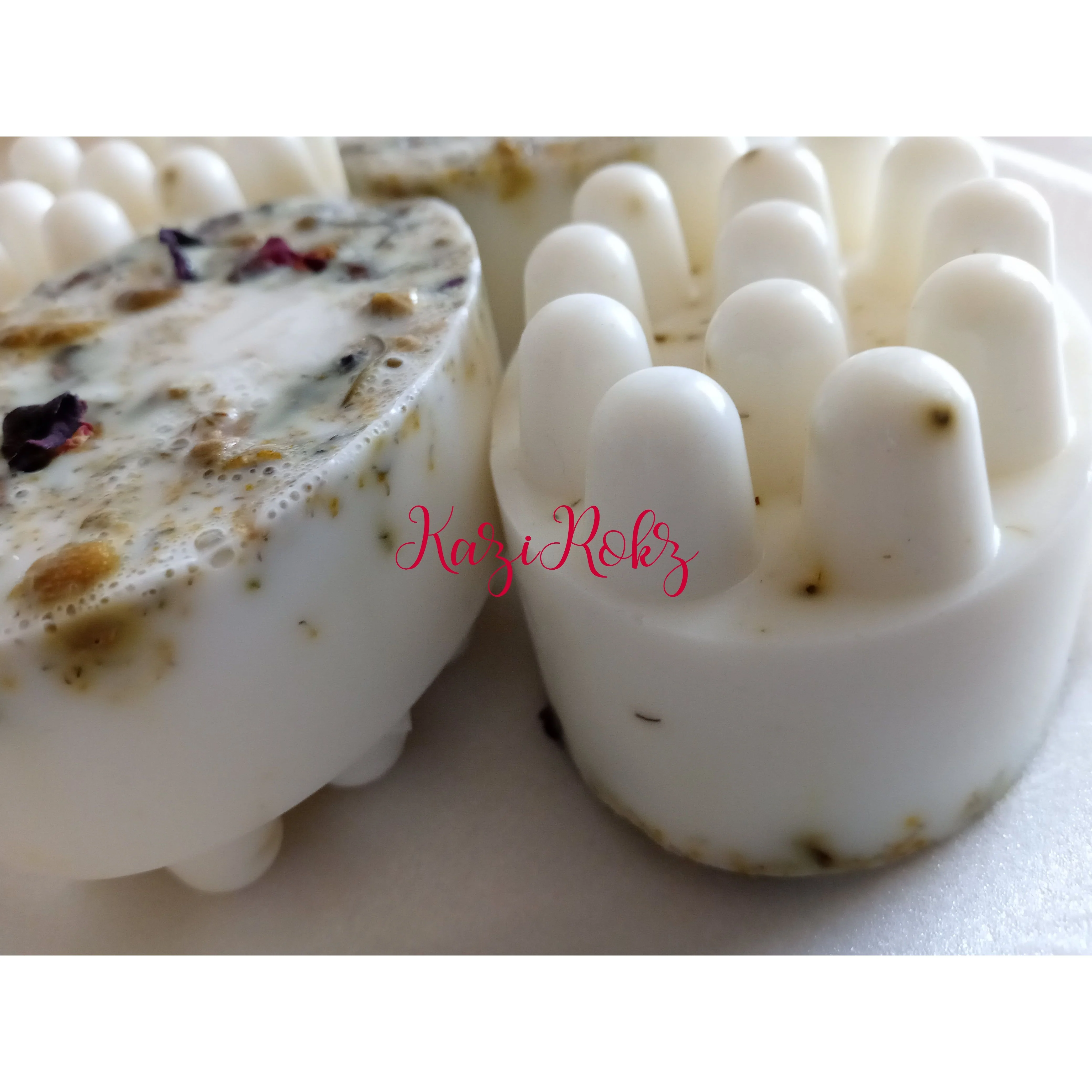 Organic Flower's Soap Bar (100% Vegan / Cruelty free)Rose Water, Camomile, and Shea Butter!