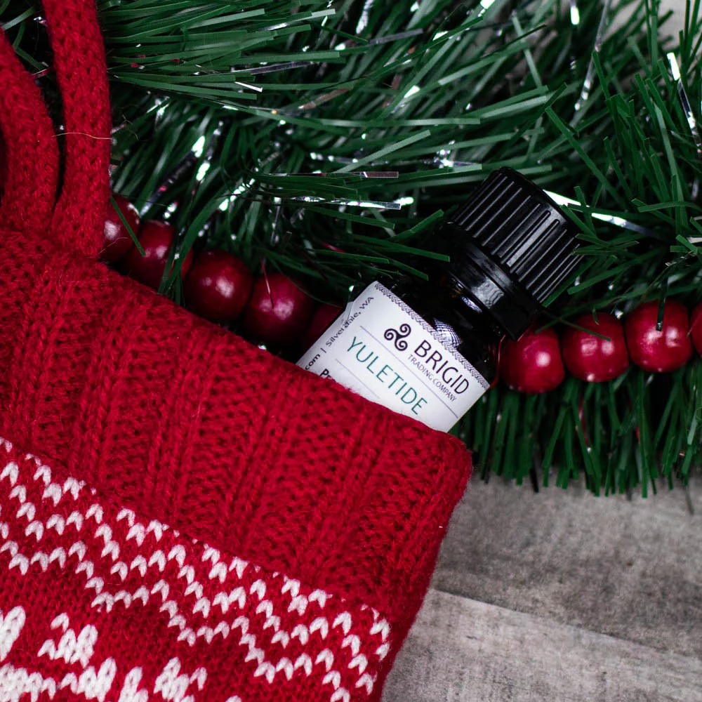 Yuletide Diffuser Oil - Juniper, Christmas Wreaths, Pine Trees, and Bonfire Smoke - Image 2