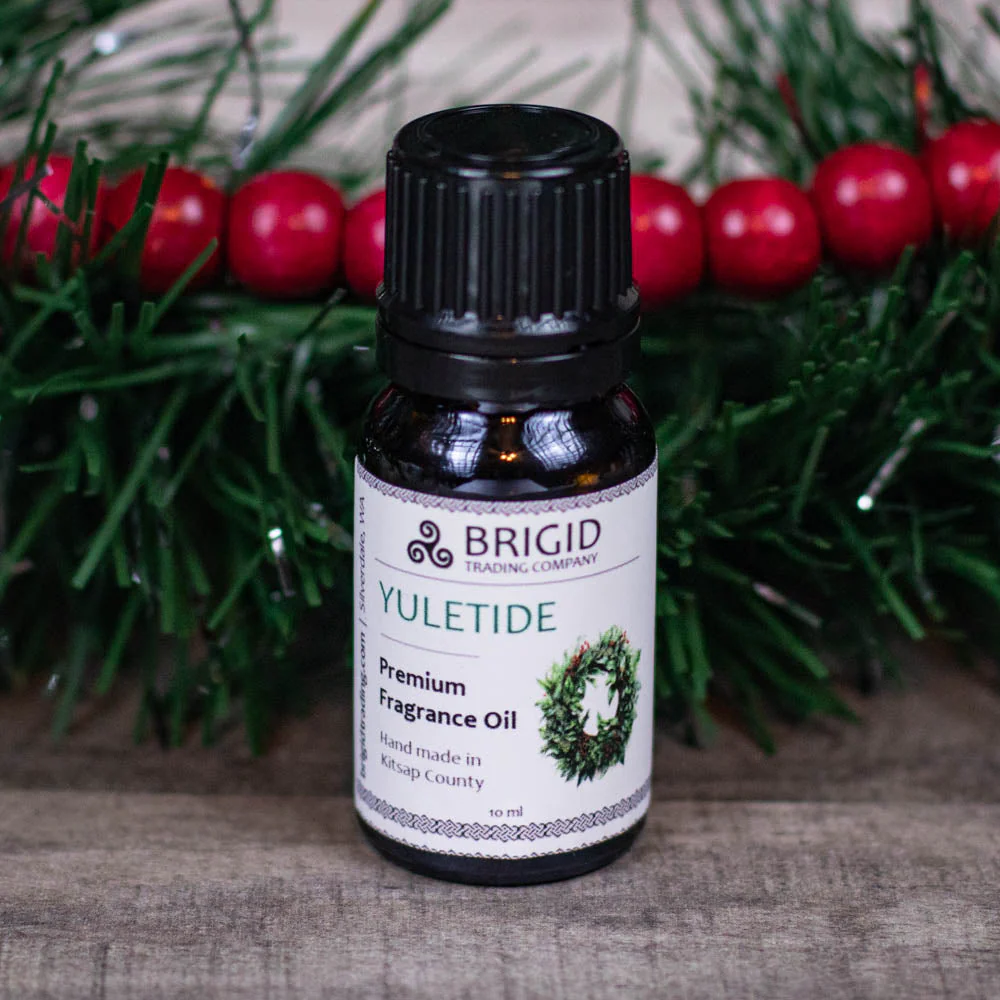 Yuletide Diffuser Oil - Juniper, Christmas Wreaths, Pine Trees, and Bonfire Smoke - Image 3